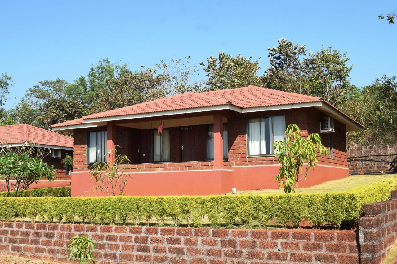 Regenta Resort Mango Village Guhagar Kudān 外观 照片