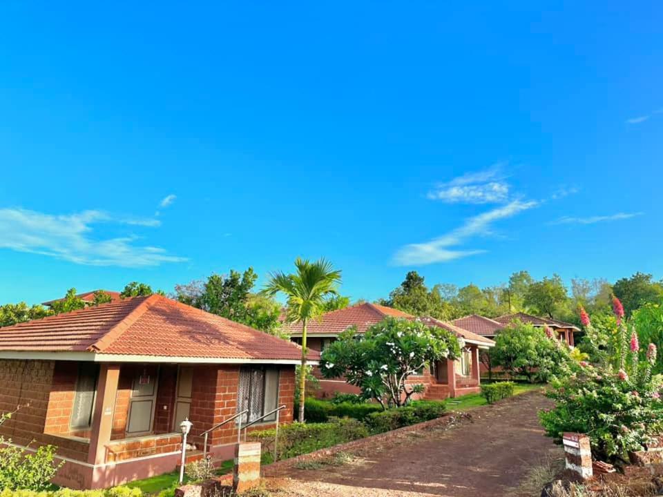 Regenta Resort Mango Village Guhagar Kudān 外观 照片